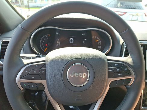 Used 2019 Jeep Grand Cherokee Altitude image 21