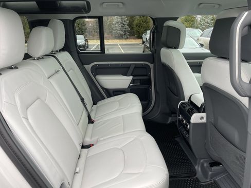New 2026 Land Rover Defender 110 X-Dynamic SE AWD/4WD image 31