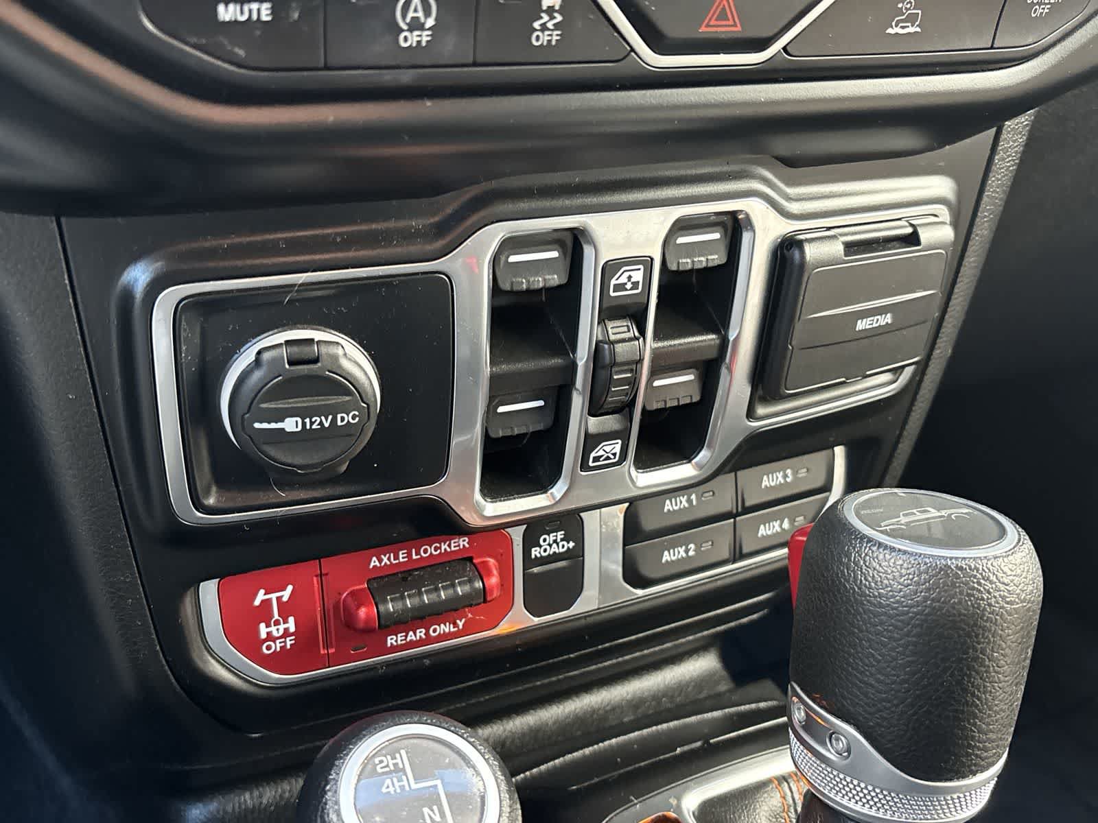 Used 2021 Jeep Gladiator Mojave AWD/4WD image 28