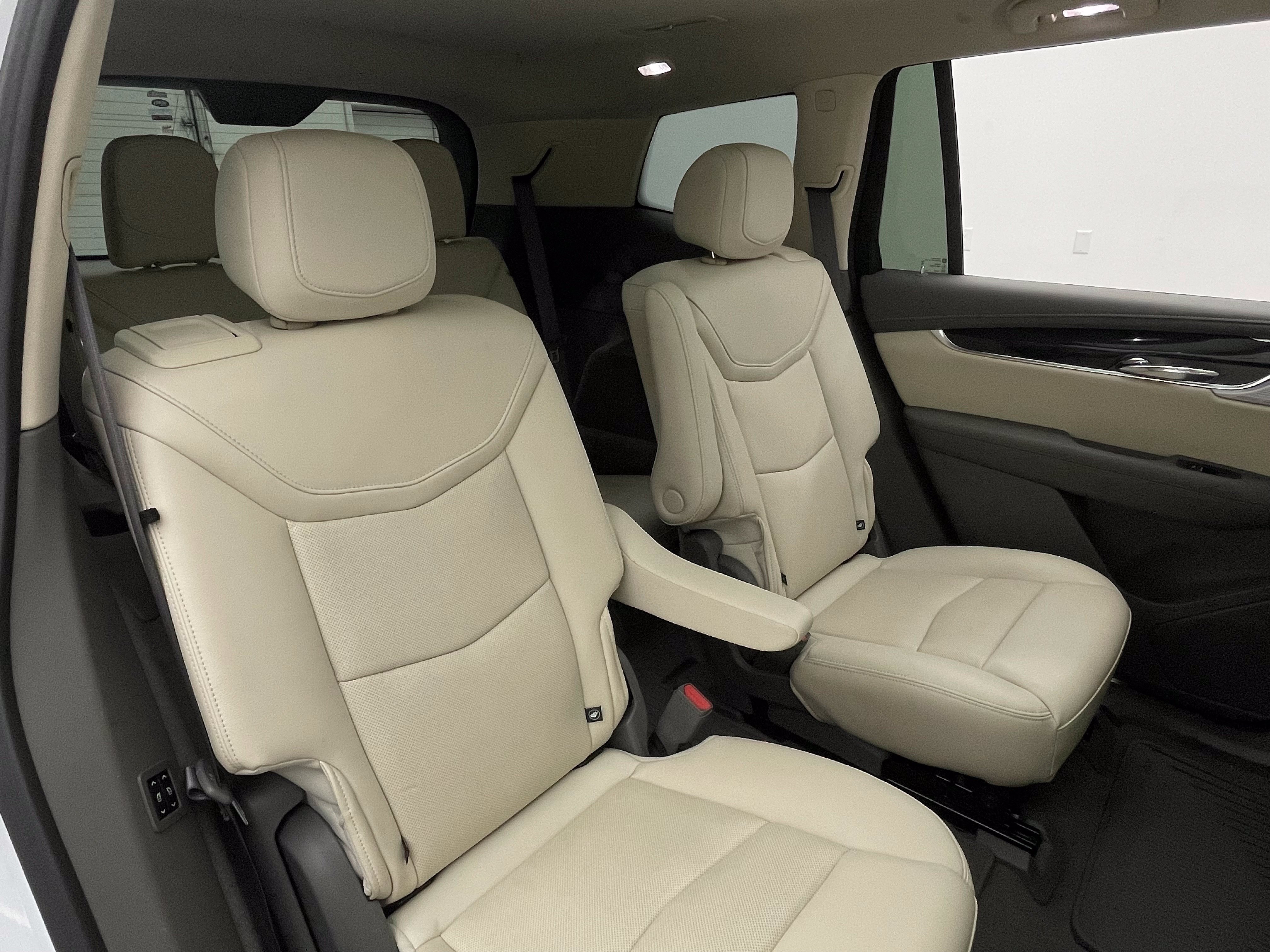 Used 2024 Cadillac XT6 Premium Luxury FWD image 42