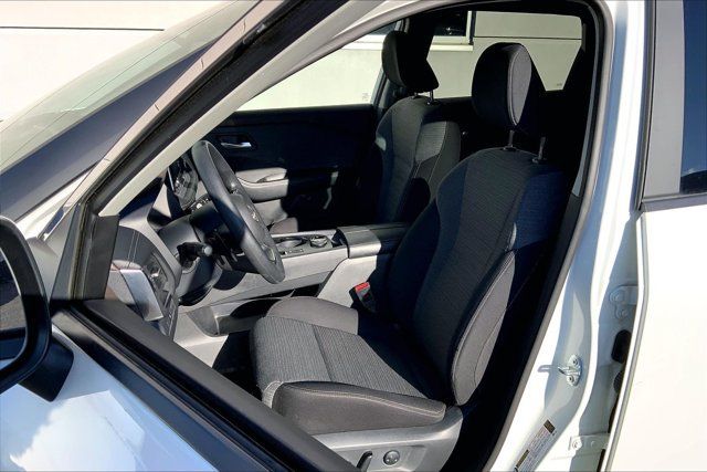 Used 2023 Nissan Rogue SV AWD/4WD image 23