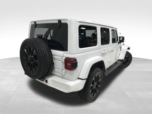 Used 2021 Jeep Wrangler Unlimited Sahara AWD/4WD image 13