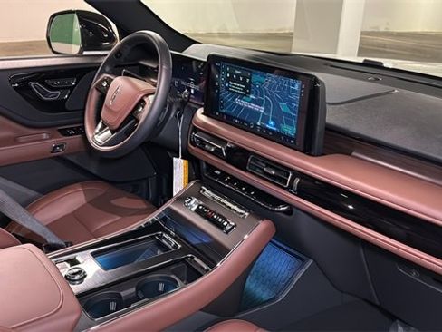 New 2026 Lincoln Aviator Reserve image 7