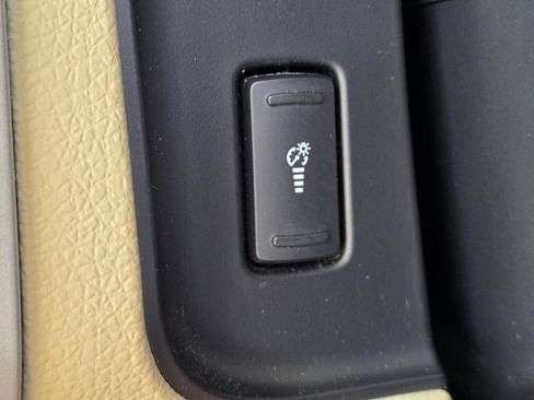 Used 2016 Ford Expedition XLT w/ Equipment Group 202A RWD image 30