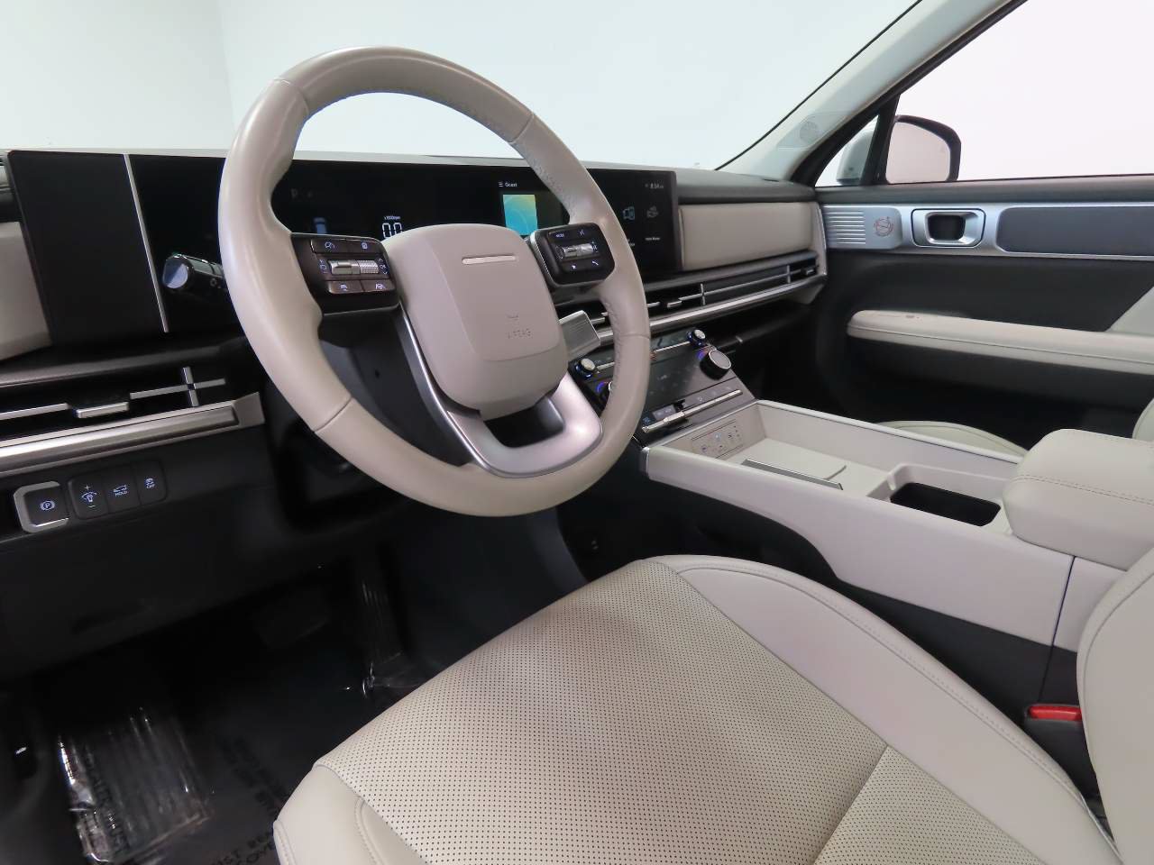 Used 2025 Hyundai Santa Fe SEL AWD/4WD image 9