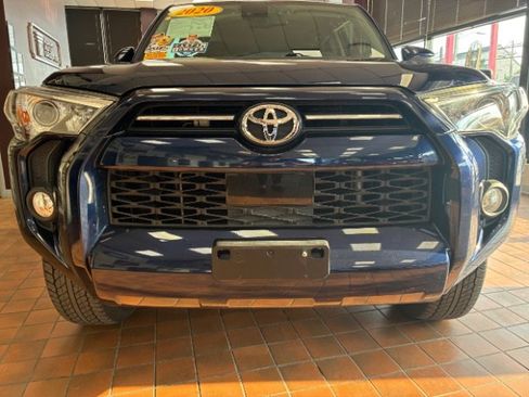Used 2020 Toyota 4Runner SR5 image 3