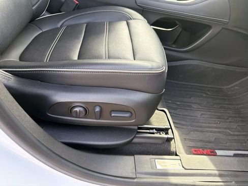 Used 2023 GMC Acadia Denali w/ Denali Ultimate Package FWD image 16