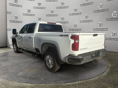 Used 2024 Chevrolet Silverado 2500 LT image 3