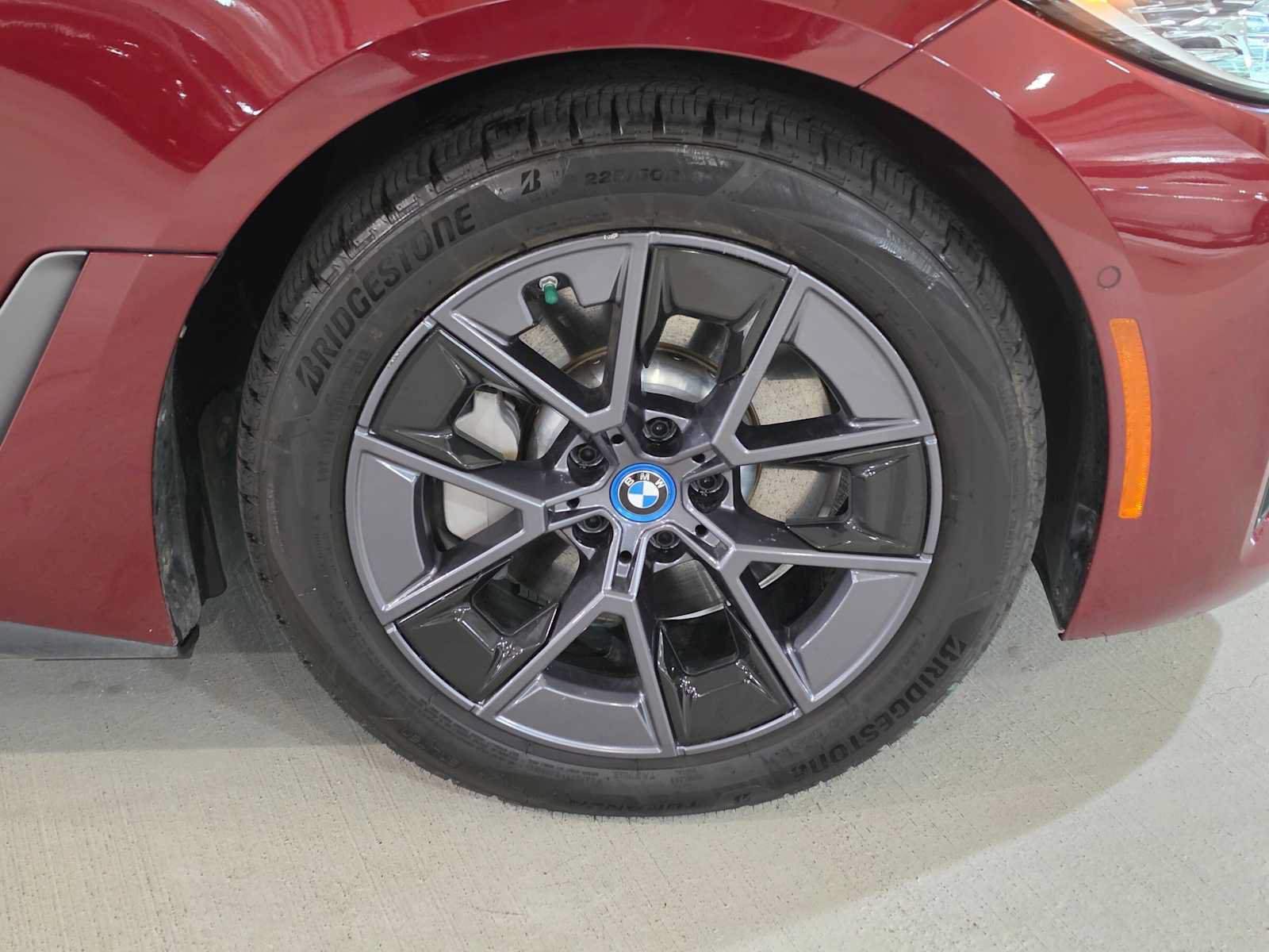 Used 2023 BMW i4 eDrive35 RWD image 9