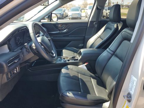 Used 2022 Lincoln Corsair AWD w/ Premium Package image 12