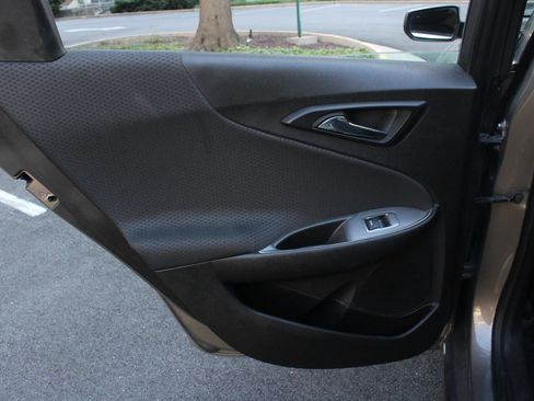 Used 2020 Chevrolet Malibu LT FWD image 19