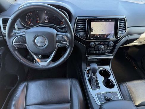 Used 2020 Jeep Grand Cherokee Limited image 16