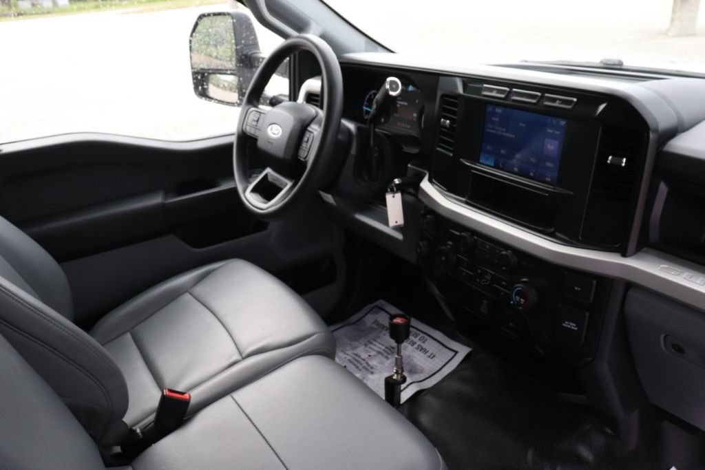 Used 2024 Ford F550 2WD Regular Cab Super Duty image 12