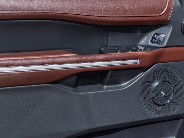 Used 2024 Ford Expedition Limited RWD image 9