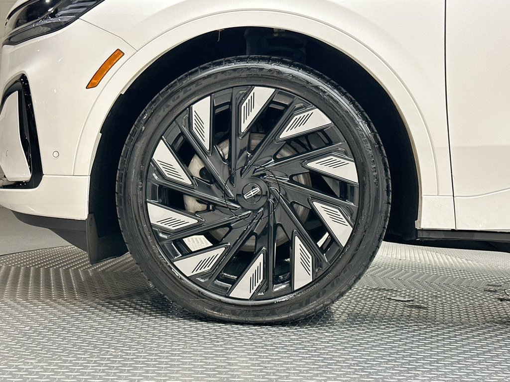 Used 2024 Lincoln Nautilus Black Label w/ Jet Appearance Package (87T) AWD/4WD image 17