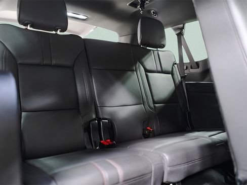 Used 2025 Chevrolet Suburban RST w/ Sun And Tow Package image 36