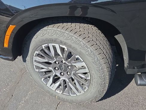 New 2025 Chevrolet Suburban Z71 w/ Z71 Off-Road Package image 34