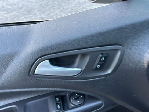 Used 2015 Ford Transit Connect XLT image 10