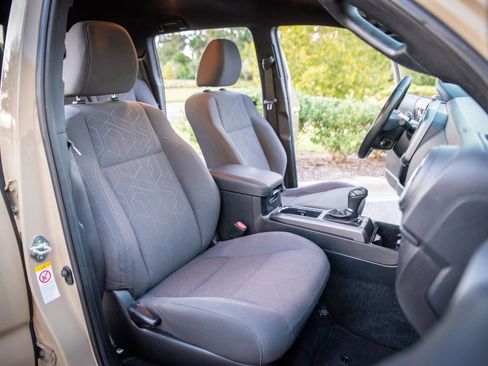 Used 2019 Toyota Tacoma TRD Sport image 14