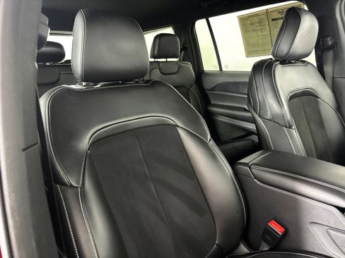 Used 2023 Jeep Grand Cherokee L Laredo RWD image 30