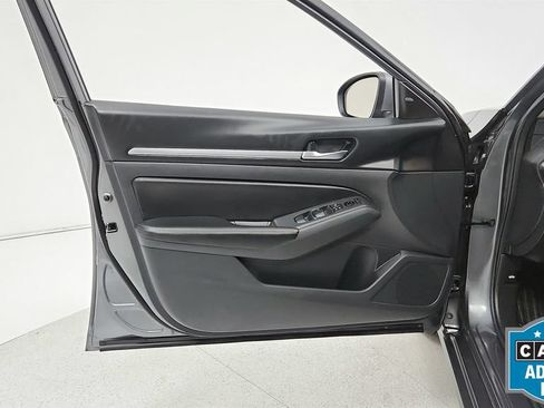Used 2022 Nissan Altima 2.5 SV FWD image 40