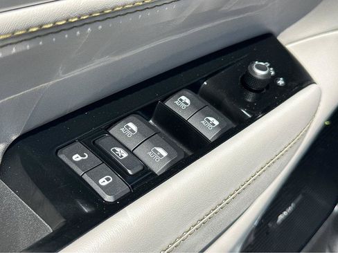 Used 2022 Jeep Wagoneer Series III w/ Premium Group I AWD/4WD image 36