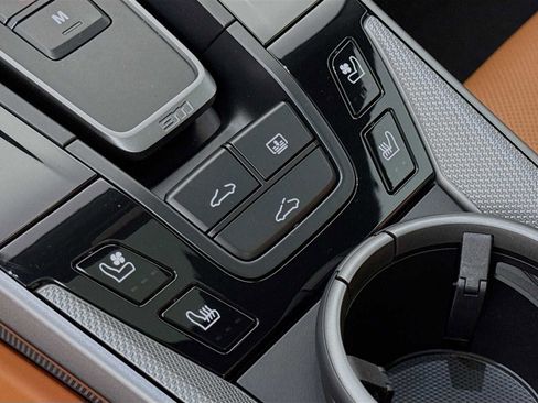 Certified 2025 Porsche 911 Carrera image 22