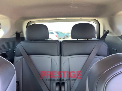 Used 2024 Kia EV9 Light Long Range RWD image 21