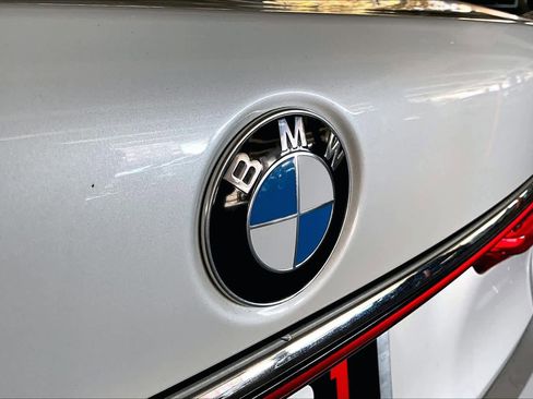 Used 2022 BMW 750i xDrive w/ Executive Package image 30