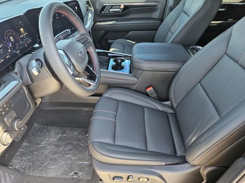 New 2026 Chevrolet Suburban RST w/ Comfort Package AWD/4WD image 9