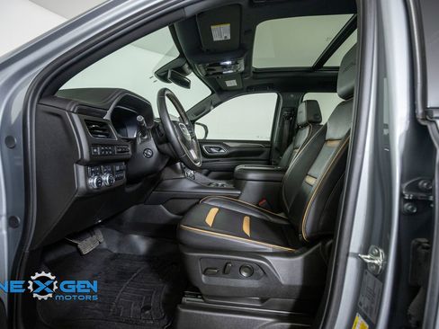 Used 2024 GMC Yukon XL AT4 w/ AT4 Premium Plus Package AWD/4WD image 11