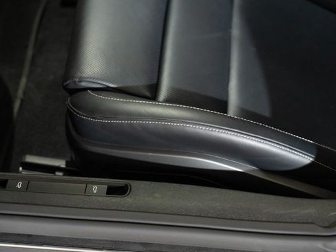 Certified 2024 Porsche 911 Carrera RWD image 13