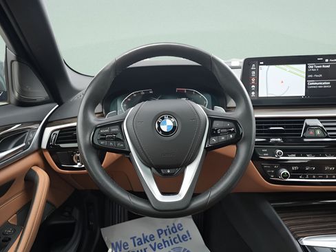 Used 2023 BMW 530i xDrive w/ Premium Package AWD/4WD image 17