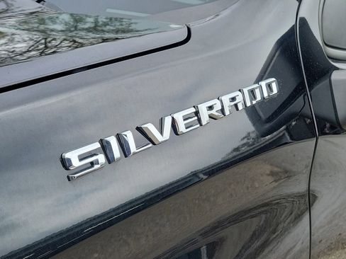 Used 2022 Chevrolet Silverado 1500 Custom image 3