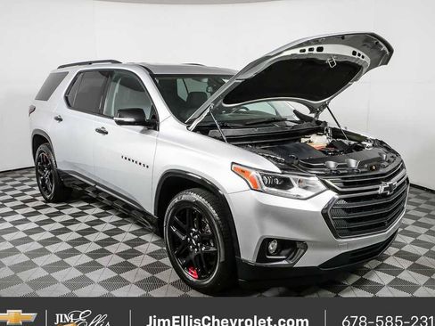Certified 2020 Chevrolet Traverse Premier w/ Redline Edition FWD image 38