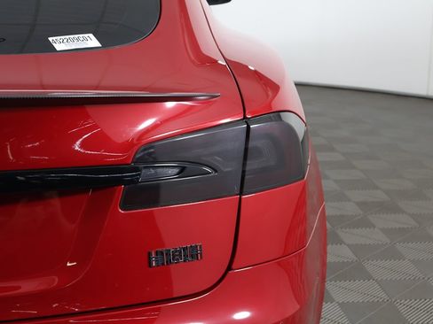 Used 2021 Tesla Model S Plaid image 17