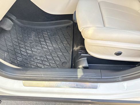 Used 2025 Mercedes-Benz GLB 250 image 20