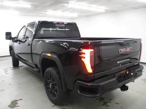 New 2026 GMC Sierra 2500 AT4 w/ AT4 Premium Plus Package AWD/4WD image 11