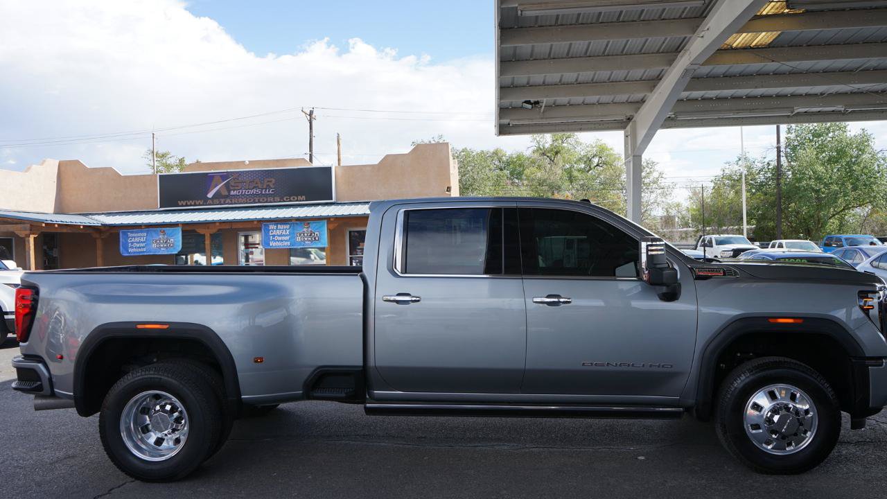 Used 2025 GMC Sierra 3500 Denali w/ Denali Reserve Package AWD/4WD image 2
