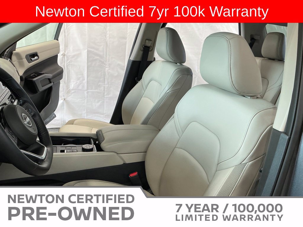Used 2025 Nissan Pathfinder SL AWD/4WD image 18