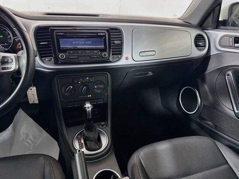 Used 2014 Volkswagen Beetle 2.5 FWD image 26