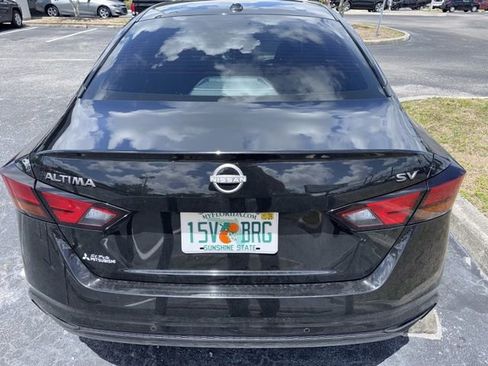 Used 2024 Nissan Altima 2.5 SV FWD image 5