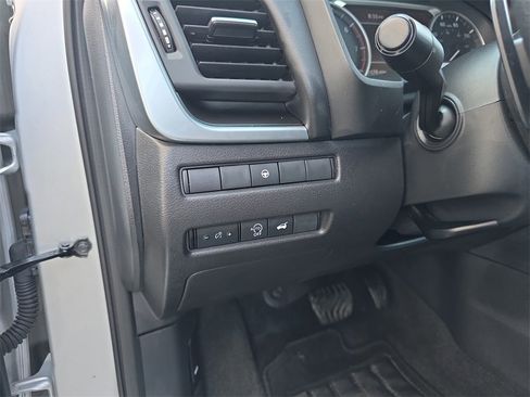 Used 2024 Nissan Rogue SV image 21