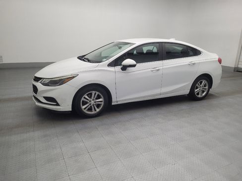 Used 2017 Chevrolet Cruze LT w/ Convenience Package image 2