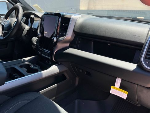 New 2026 RAM 2500 Big Horn AWD/4WD image 23