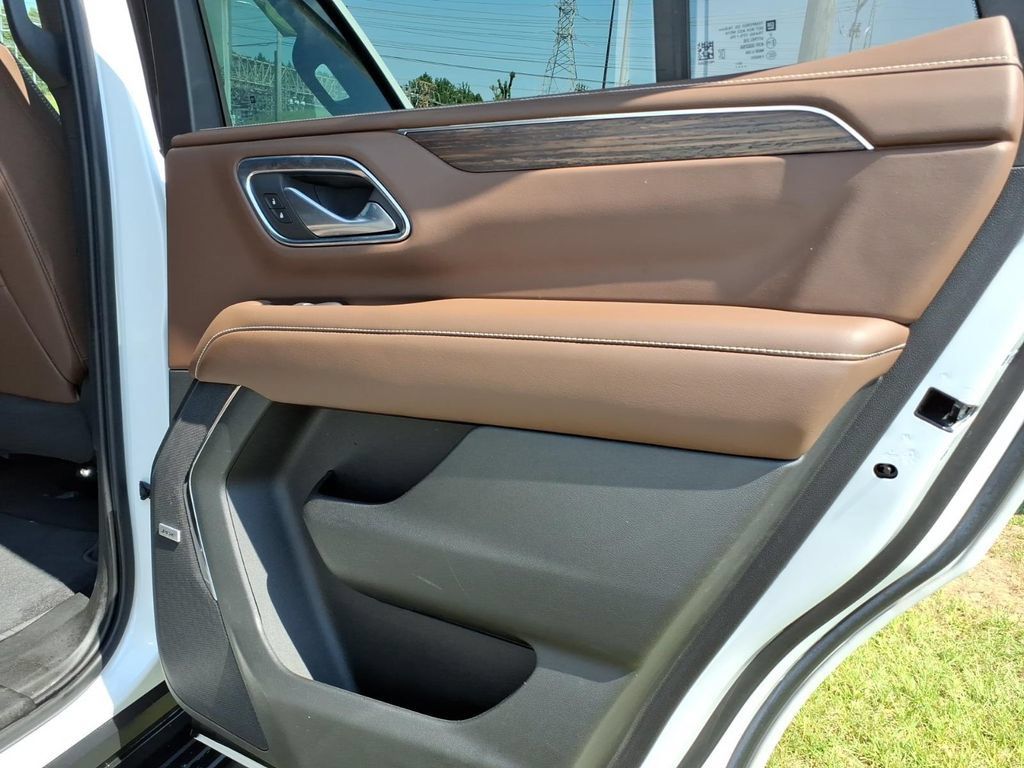 Used 2023 Chevrolet Tahoe High Country AWD/4WD image 14