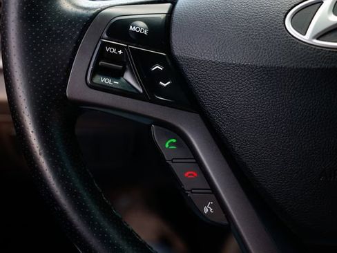 Used 2016 Hyundai Veloster Rally Edition image 25