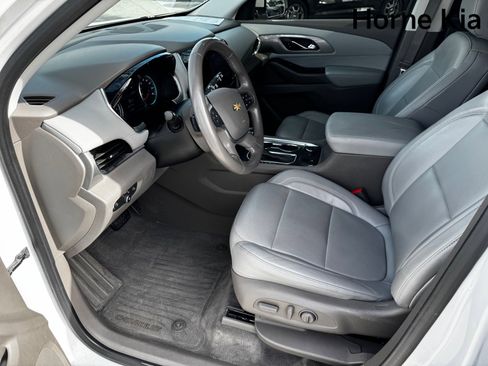 Used 2020 Chevrolet Traverse LT image 9