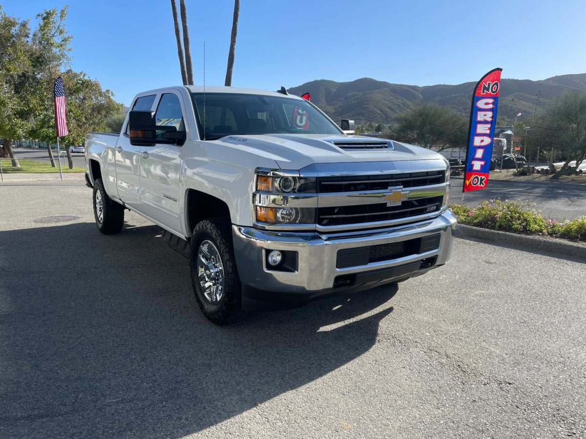 Used 2019 Chevrolet Silverado 2500 LT AWD/4WD image 3