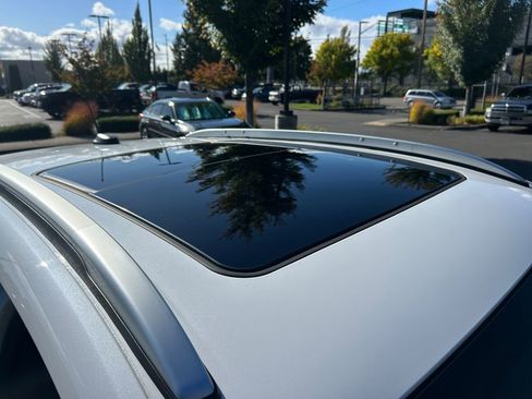 Used 2024 Buick Encore GX Avenir w/ Avenir Technology Package image 28